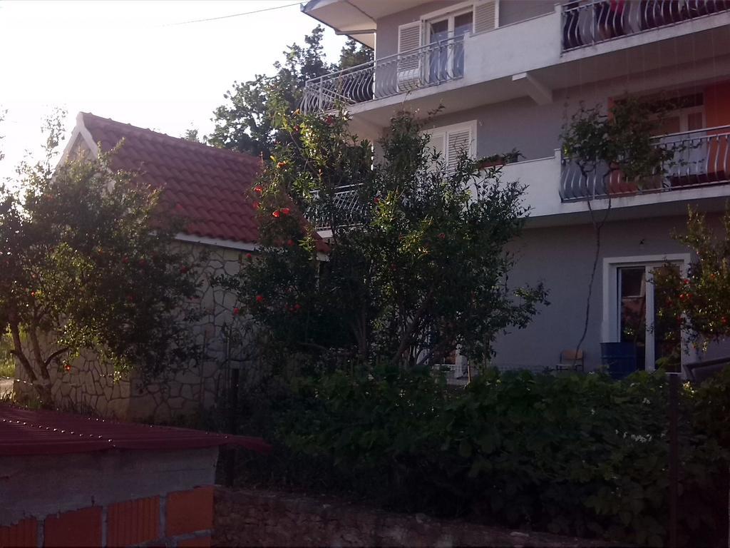 Apartments Mima Kaštela Exteriör bild